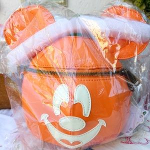 Loungefly DISNEY MICKEY-O-LANTERN Crossbody Bag  GLOW IN THE DARK Pumpkin NWT
